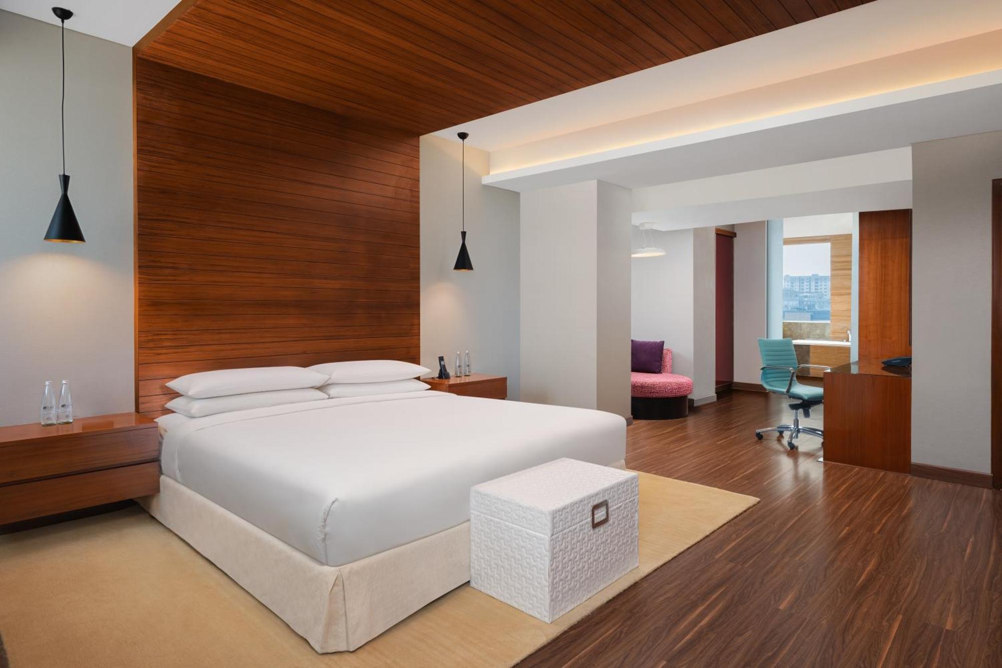 Hotel Aloft Bengaluru Outer Ring Road Exterior foto